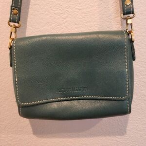 EUC Portland Leather Goods, Metro crossbody in Peacock.